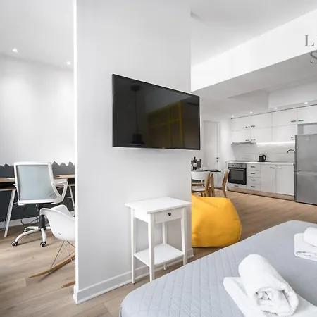 Nyma White Apartments, The Luxury 公寓