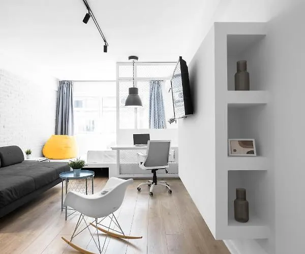 Nyma White Apartments, The Luxury アパート