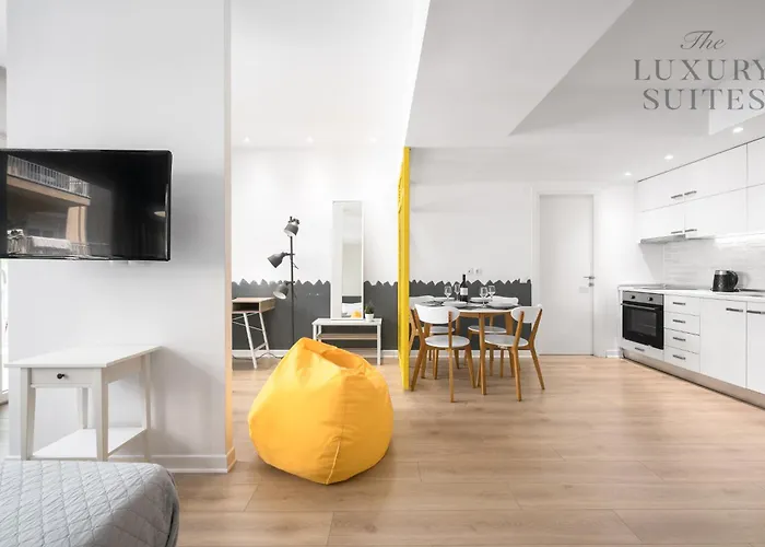 Nyma White Apartments, The Luxury アパート *